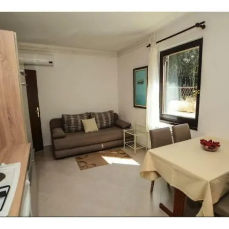 Balota Apartment *
